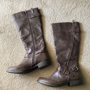 Mid calf brown zip boots, 9